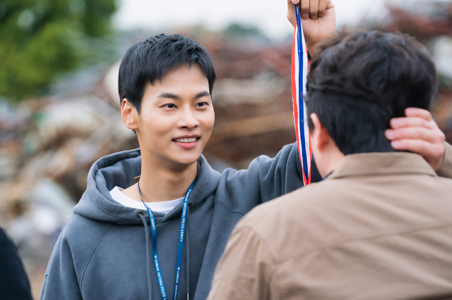 「バッド・アンド・クレイジー」　© 2021 IQIYI INTERNATIONAL SINGAPORE PTE. LTD. All rights reserved.