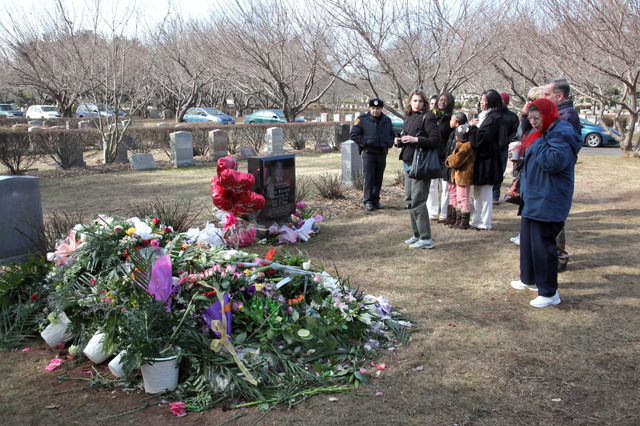 ホイットニー・ヒューストンの墓 -(C) Getty Images