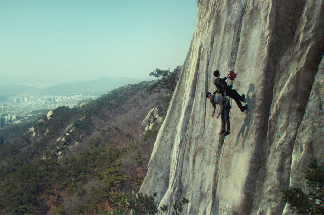 『別れる決心』© 2022 CJ ENM Co., Ltd., MOHO FILM. ALL RIGHTS RESERVED