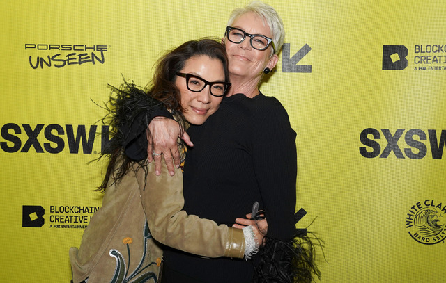 ジェイミー・リー・カーティス＆ミシェル・ヨー Photo by Amy E. Price/Getty Images for SXSW