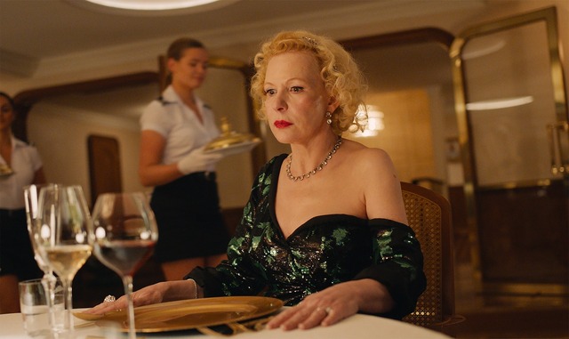 『逆転のトライアングル』Fredrik Wenzel © Plattform Produktion