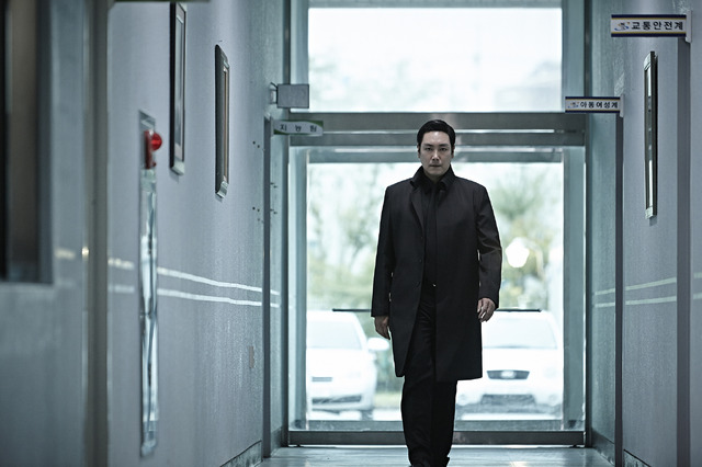 『最後まで行く』©2014 SHOWBOX/MEDIAPLEX AND AD406 ALL RIGHTS RESERVED.