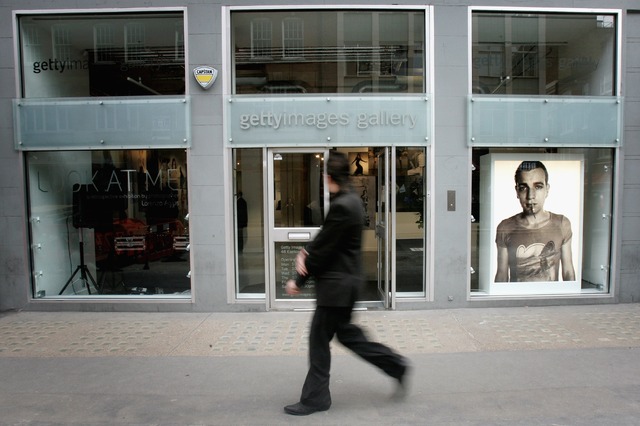 坊主頭だったユアン・マクレガー（『トレインスポッティング』ポスター） -(C) Getty Images