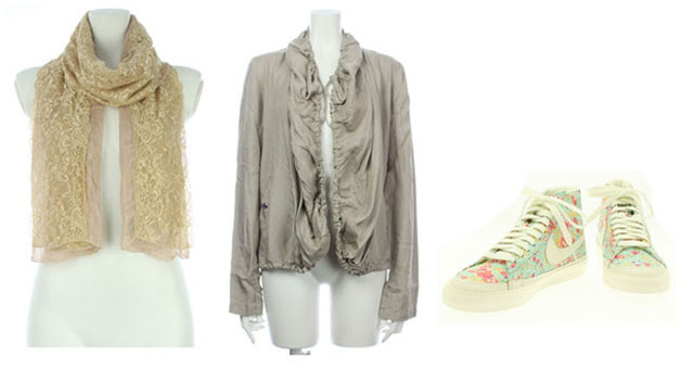 レースストール　TOPSHOP／ブルゾンジャケット　Michael Kors／スニーカー　リバティ×NIKE（画像協力　waja）