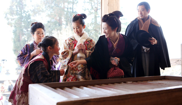 映画『おしん』撮影現場（小林綾子＆濱田ここね）