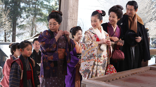 映画『おしん』撮影現場（小林綾子＆濱田ここね）