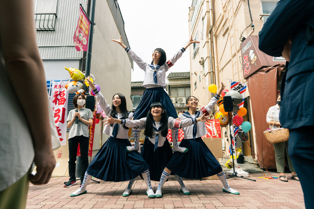 『ベイビーわるきゅーれ 2 ベイビー』©2023「ベイビーわるきゅーれ 2 ベイビー」製作委員会