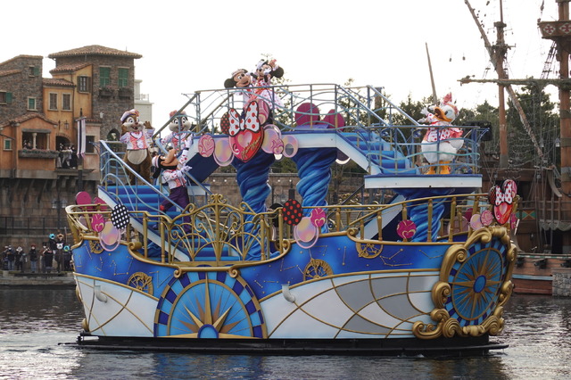 スペシャルイベント「ミニー・ベスティーズ・バッシュ！」開催中の東京ディズニーシー