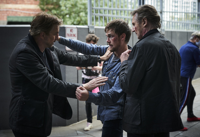 『ブラックライト』メイキング©2021 BL Productions LLC; Allplay Legend Corporation