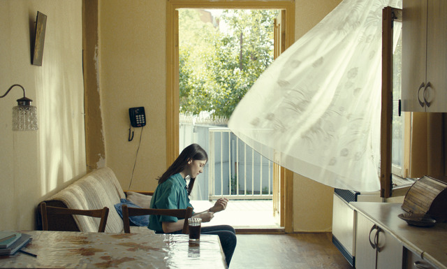 『ジョージア、⽩い橋のカフェで逢いましょう』© DFFB, Sakdoc Film, New Matter Films, rbb, Alexandre Koberidze