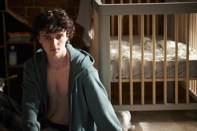 『The Son／息子』© THE SON FILMS LIMITED AND CHANNEL FOUR TELEVISION CORPORATION 2022 ALL RIGHTS RESERVED.