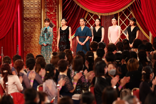 第46回日本アカデミー賞レッドカーペット／写真提供: 東京写真記者協会