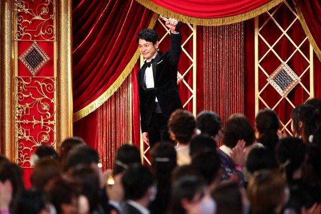 「第46回日本アカデミー賞」最優秀主演男優賞を受賞した妻夫木聡／写真提供: 東京写真記者協会