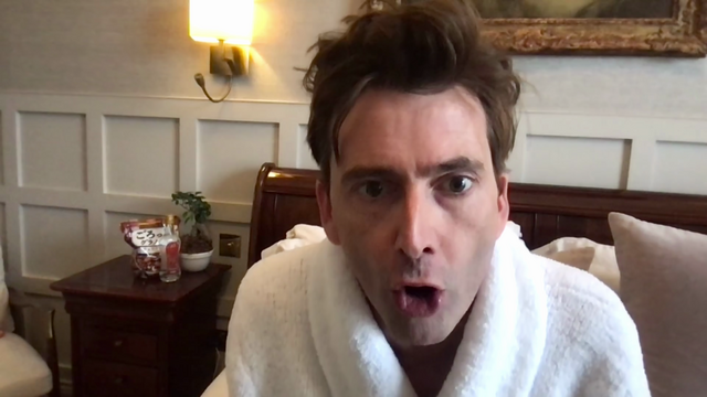 デヴィッド「ステージド3　俺たちの舞台、もうおしまい！？」　(c) Staged Films Limited MMXXII