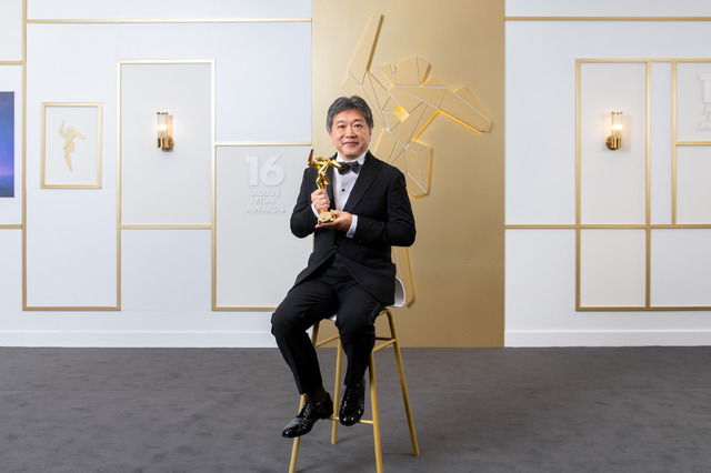 最優秀監督賞　是枝裕和『ベイビー・ブローカー』　©Asian Film Awards Academy