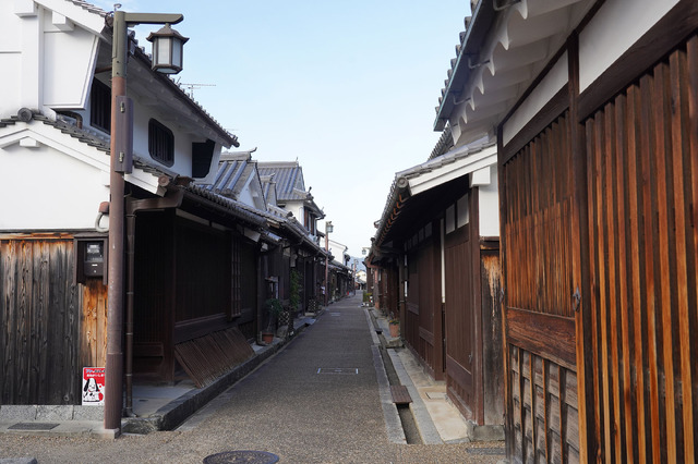 デート街並み・呉服屋への道／『わたしの幸せな結婚』ロケ地（C）2023映画『わたしの幸せな結婚』製作委員会