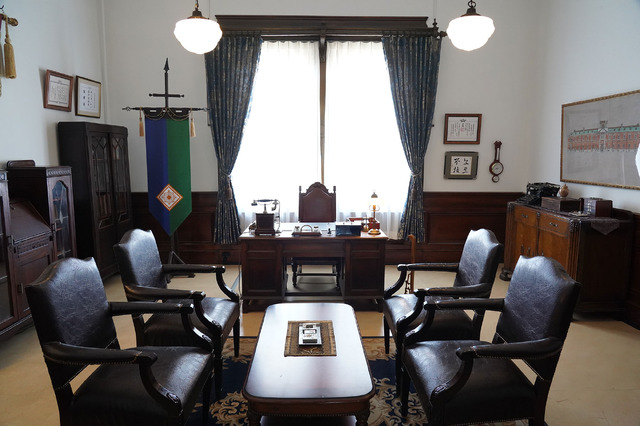 屯所・清霞の執務室／『わたしの幸せな結婚』ロケ地（C）2023映画『わたしの幸せな結婚』製作委員会