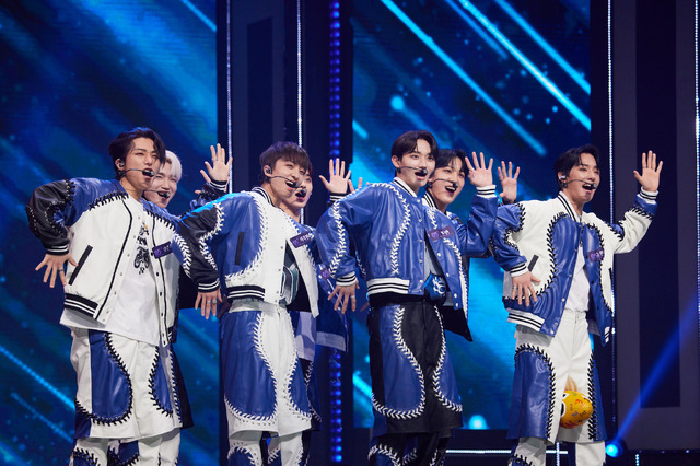 「PEAK TIME」　(C) SLL Joongang Co.,Ltd & Studio Slam & AZING all rights reserved.