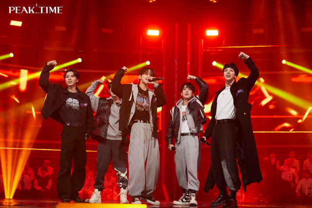 「PEAK TIME」　(C) SLL Joongang Co.,Ltd & Studio Slam & AZING all rights reserved.