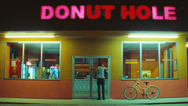 『レッド・ロケット』© 2021 RED ROCKET PRODUCTIONS, LLC ALL RIGHTS RESERVED.