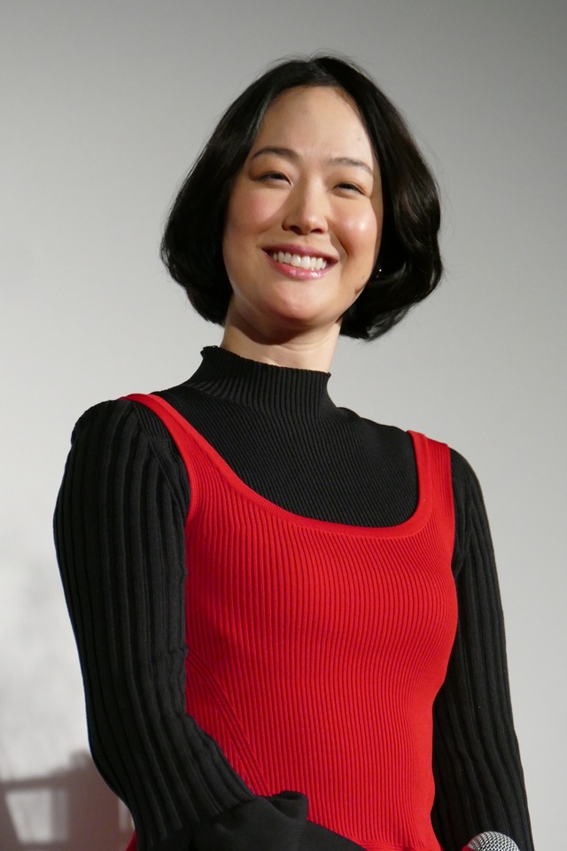 黒木華『ヴィレッジ』完成披露試写会