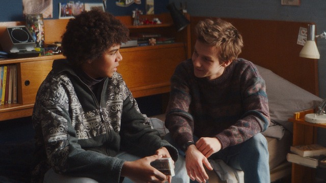 『午前4時にパリの夜は明ける』 © 2021 NORD-OUEST FILMS - ARTE FRANCE CINÉMA