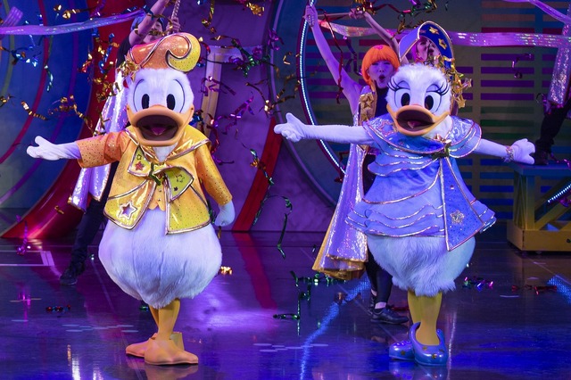 「クラブマウスビート」も40周年バージョンに！As to Disney artwork, logos and properties： (C) Disney