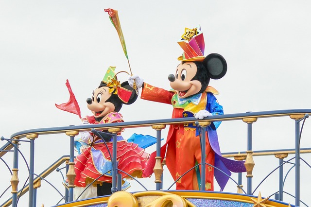 東京ディズニーシー「レッツ・セレブレイト・ウィズ・カラー」As to Disney artwork, logos and properties： (C) Disney