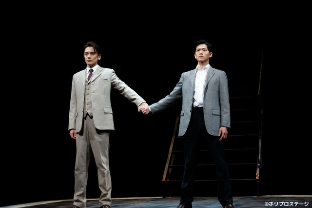 左から）小西遼生、松下洸平‐2014年舞台写真より　撮影：渡部孝弘