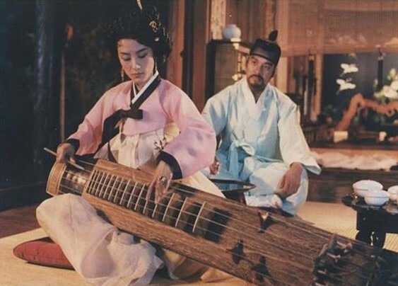 『ファン・ジニ』©Panavision. Inc.