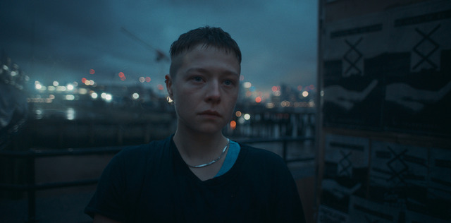 『崩壊しつつある世界で』