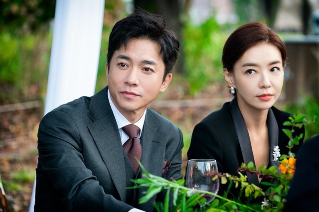 「夫婦の世界」（C）JTBC studios & Jcontentree corp All rights reservedBased upon the original series “Doctor Foster” produced by Drama Republic for the BBC, distributed by BBC Worldwide