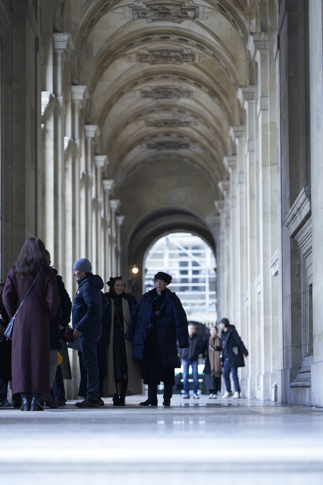 『岸辺露伴 ルーヴルへ行く』メイキング＆オフショット© 2023「岸辺露伴 ルーヴルへ行く」製作委員会 © LUCKY LAND COMMUNICATIONS/集英社