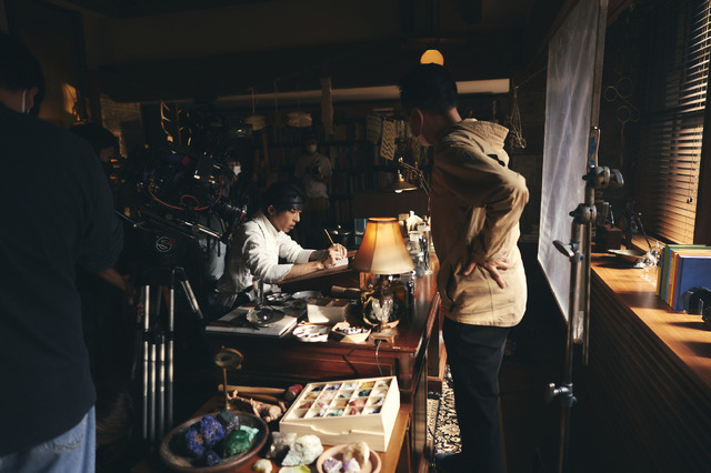 『岸辺露伴 ルーヴルへ行く』メイキング© 2023「岸辺露伴 ルーヴルへ行く」製作委員会 © LUCKY LAND COMMUNICATIONS/集英社