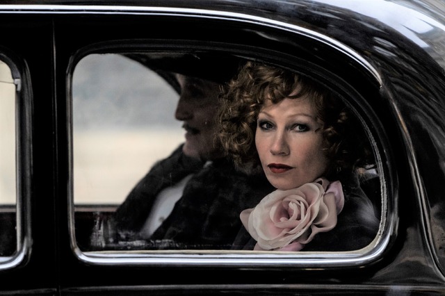 『ナチスに仕掛けたチェスゲーム』© 2021 WALKER+WORM FILM, DOR FILM, STUDIOCANAL FILM, ARD DEGETO, BAYERISCHER RUNDFUNK『ナチスに仕掛けたチェスゲーム』© 2021 WALKER+WORM FILM, DOR FILM, STUDIOCANAL FILM, ARD DEGETO, BAYERISCHER RUNDFUNK