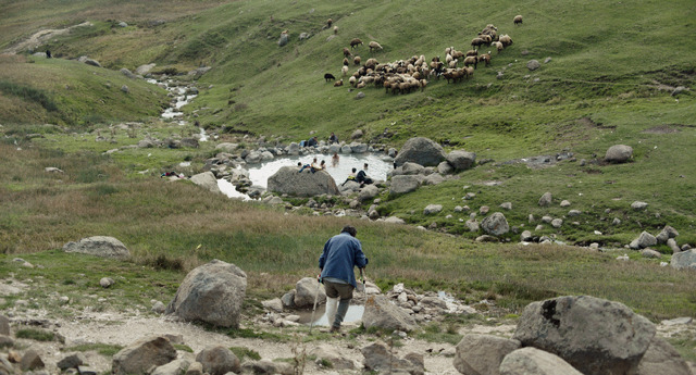 『君は行く先を知らない』©JP Film Production, 2021