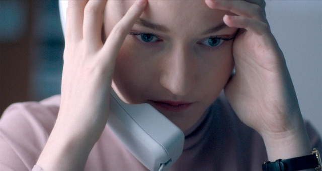 『アシスタント』　©2019LuminaryProductions,LLC.AllRightsReserved.