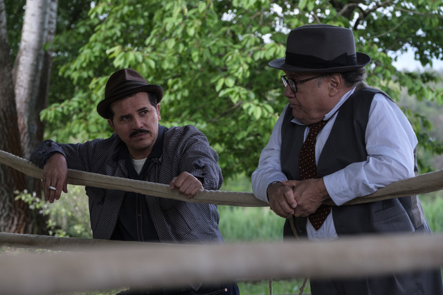 『アウシュヴィッツの生還者』© 2022 HEAVYWEIGHT HOLDINGS, LLC. ALL RIGHTS RESERVED.