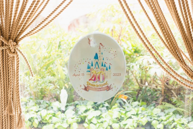 40周年の祝祭感あふれる期間限定ルームに潜入！As to Disney artwork, logos and properties： (C) Disney