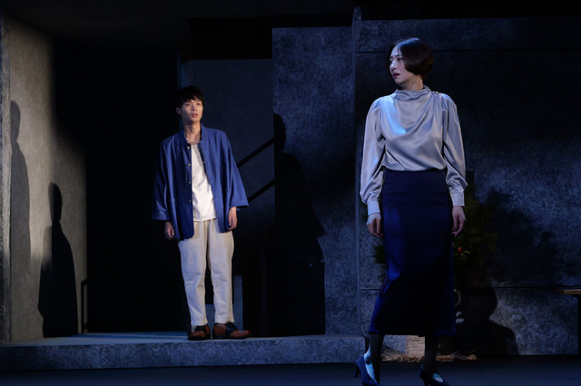 「カモメよ、そこから銀座は見えるか？」撮影：渡部孝弘