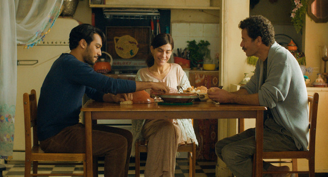 『⻘いカフタンの仕⽴て屋』 © Les Films du Nouveau Monde - Ali nʼ Productions - Velvet Films ‒ Snowglobe