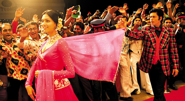 『恋する輪廻 オーム・シャンティ・オーム』 -(C) Eros International Ltd