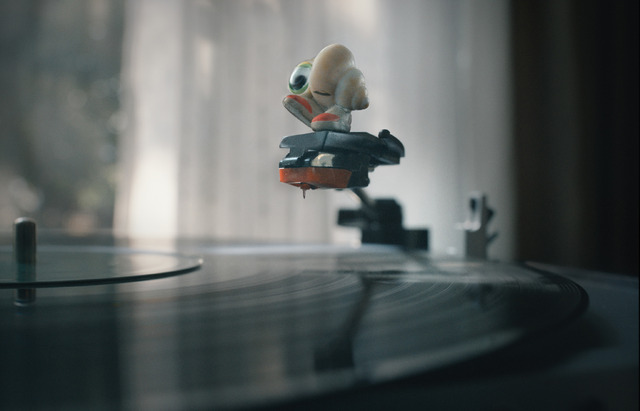 『マルセル 靴をはいた小さな貝』© 2021 Marcel the Movie LLC. All rights reserved.