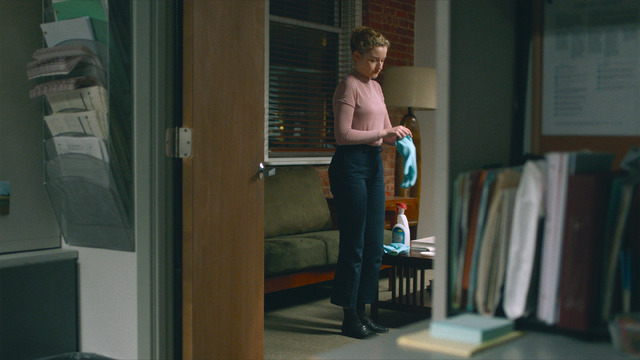 『アシスタント』　©2019LuminaryProductions,LLC.AllRightsReserved.