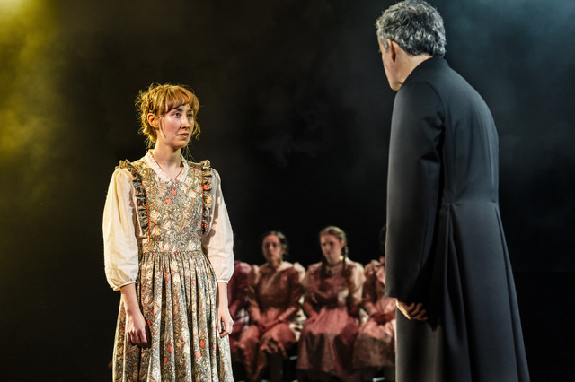 NTLive『るつぼ』 ©️ Johan Persson