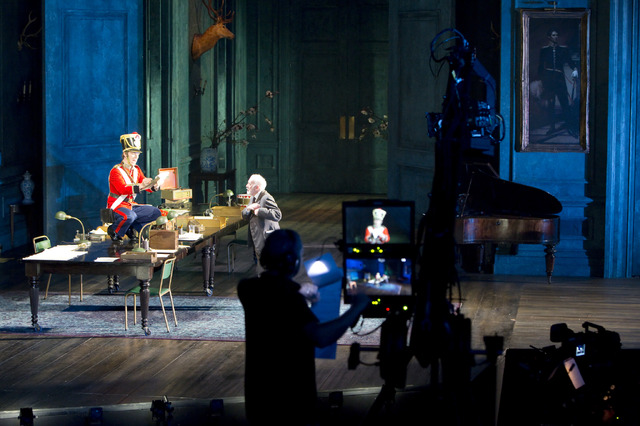 NTLive『ハムレット』 ©️ Johan Persson