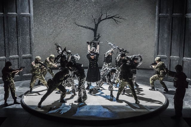 NTLive『リア王』 ©️ Johan Persson