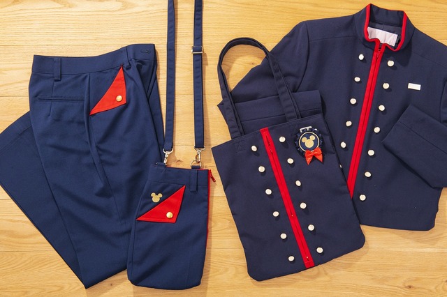 キャストのコスチューム生地をそのまま活かしたグッズが新登場！デザイン豊富なT シャツやトートバッグなど全8種類 As to Disney artwork, logos and properties： (C) Disney