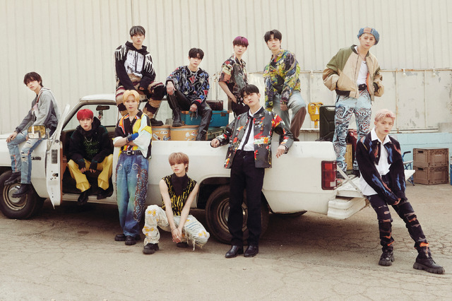 INI　©LAPONE Entertainment