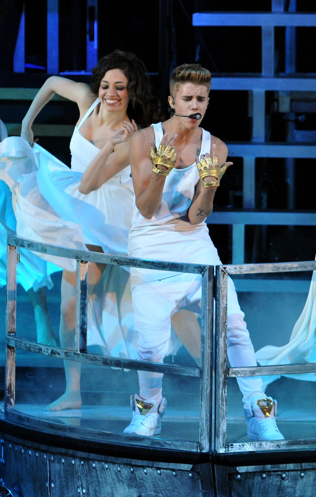 「O2アリーナ」でのジャスティン・ビーバーのコンサート風景 -(C) Getty Images